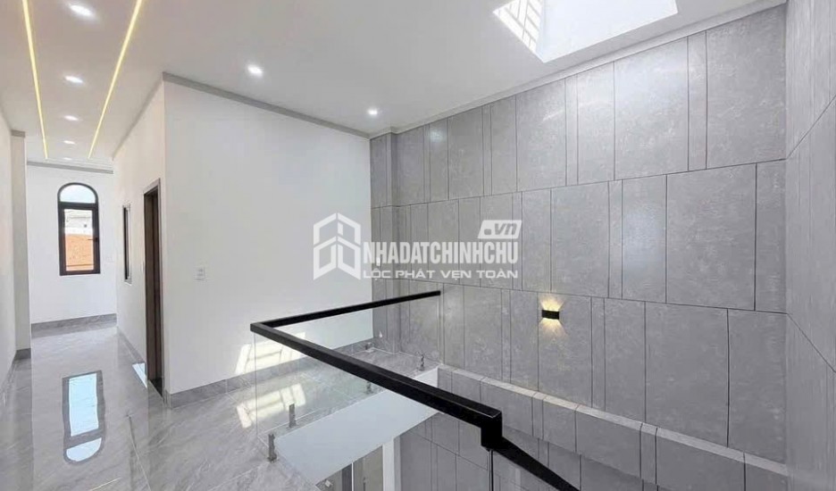 Cách Big C Tân Phong 10 phút, cách trục đường huyết mạch Đồng Khởi chỉ 1km.