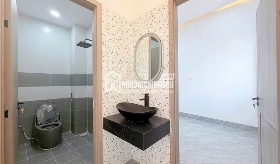 Cách Big C Tân Phong 10 phút, cách trục đường huyết mạch Đồng Khởi chỉ 1km.