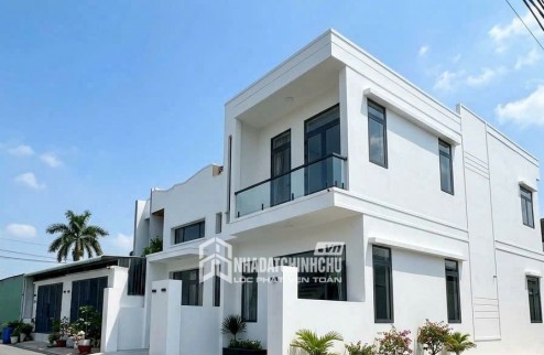 NHÀ LẦU GÓC 2 MẶT TIỀN NGAY CÔNG AN PHƯỜNG TÂN TRIỀU
