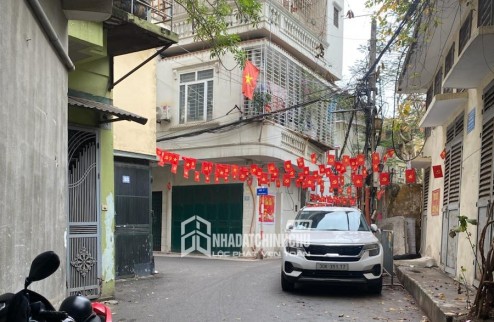 BÁN ĐẤT TẶNG NHÀ 3T, 59M2, 8 TỶ PHỐ LẠC LONG QUÂN – Ô TÔ, LÔ GÓC, NỞ HẬU