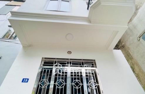 Bán gấp giá rẻ, ô tô, kinh doanh Phạm Ngọc Thạch 20m, 2 tầng, mặt tiền 3.2m, 4 tỷ Đống Đa.