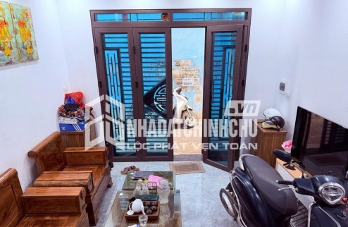 (Cực Hot) Nhà đẹp xây mới 28m2 x 6 tầng tại Hoàng Quốc Việt - Đường trước nhà 2 ô tô tránh - 7,5 tỷ