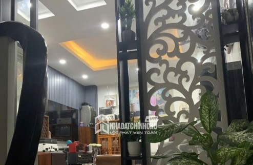 BÁN NHÀ 5 TẦNG VỊ TRÍ ĐẸP – THẠCH BÀN, LONG BIÊN – ĐÃ LẮP ĐIỆN NĂNG LƯỢNG MẶT TRỜI – SỔ ĐỎ CHÍNH CHỦ
