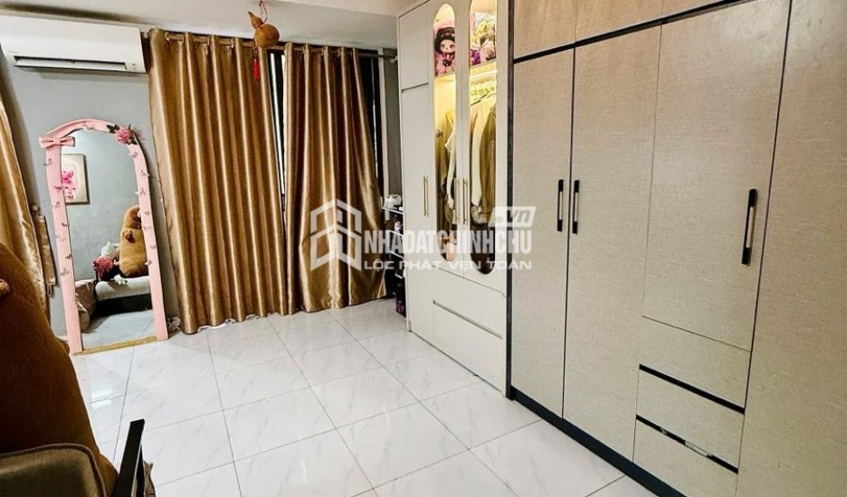 Cho thuê cửa hàng ngay mặt phố Láng Hạ, Đống Đa, HN 40m2, thông sàn, KD, bàn giao ngay 10 triệu