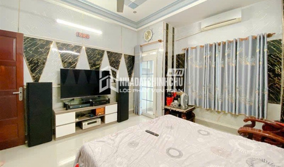 NGUYỄN CHÍ THANH - GIÁP QUẬN 10 - GẦN NGUYỄN THỊ NHỎ - TẠ UYÊN - 4 TẦNG - 60M²