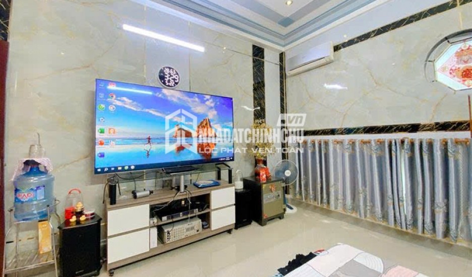 NGUYỄN CHÍ THANH - GIÁP QUẬN 10 - GẦN NGUYỄN THỊ NHỎ - TẠ UYÊN - 4 TẦNG - 60M²