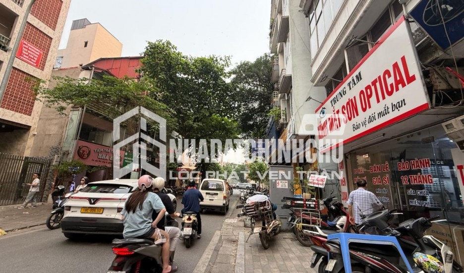 Cho Thuê nhà MP Hoàng Quốc Việt, Cầu Giấy, 161m- 6T- MT 10m- Thông sàn- Giá 250tr