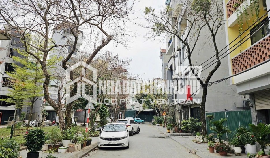 BÁN NHÀ PHỐ TRẠM 37M2, 5 TẦNG DÂN XÂY Ở NGAY, GẦN AEON MALL LONG BIÊN, NGÕ RỘNG THOÁNG