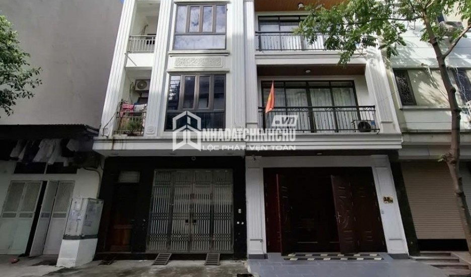 Bán Nhà MẶT TIỀN KD đường Nguyễn Cửu Vân,Q.Bình Thạnh,DT:5,5mx15m,KC:Cấp 4,Giá:16,5 tỷ.