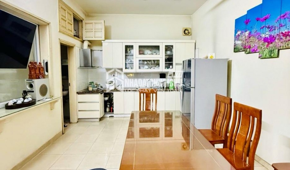 Bán Nhà 2 tầng mới xây Quảng Tế - Full Nội Thất - Ô Tô Đỗ Trong Nhà. Giá 2,x Tỷ