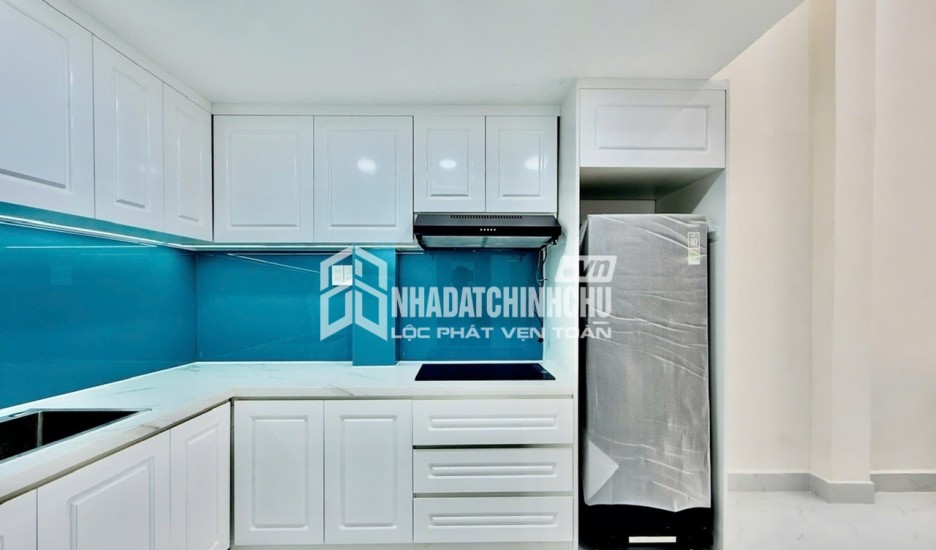 Chính chủ giảm giá 300tr bán gấp nhà trong ngõ 193 Văn Cao - 65,8m2 3 tầng