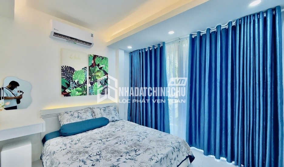 Chính chủ giảm giá 300tr bán gấp nhà trong ngõ 193 Văn Cao - 65,8m2 3 tầng