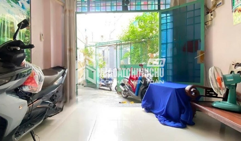 Nhà hẻm xe hơi Lạc Long Quân  35m² (3.8 x 12m)  5.4 tỷ