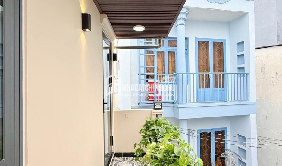 Xe hơi tới nhà - Ngang hơn 4m - 3 tầng 3 PN - full nội thất - 3PN - 6 tỷ 8