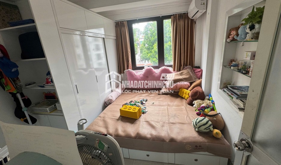 Cho thuê gấp cả nhà 5 tầng mặt phố 278 Kim Mã, Phường Kim Mã, Quận Ba Đình, Hà Nội.