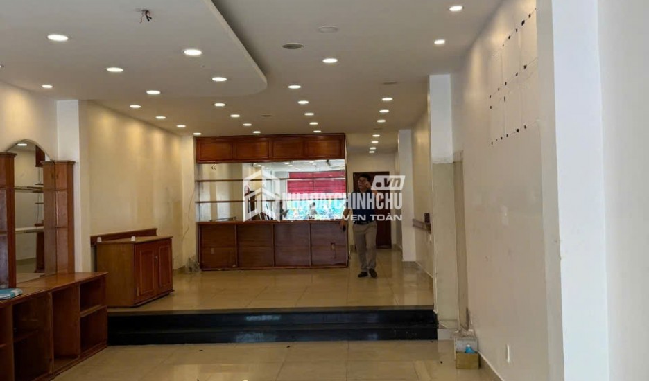 SIÊU PHẨM MẶT TIỀN CỘNG HÒA KINH DOANH SẦM UẤT – VỊ TRÍ VÀNG, DÒNG TIỀN CHO THUÊ LÊN ĐẾN 55 TRIỆU/THÁNG