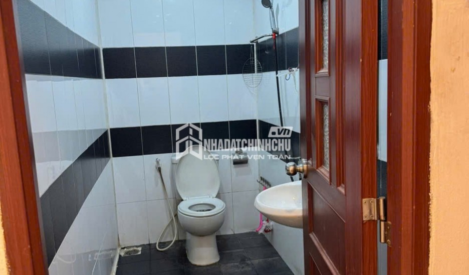 SIÊU PHẨM MẶT TIỀN CỘNG HÒA KINH DOANH SẦM UẤT – VỊ TRÍ VÀNG, DÒNG TIỀN CHO THUÊ LÊN ĐẾN 55 TRIỆU/THÁNG