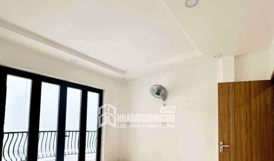 NHÀ TO NHÀ BÉ MIỄN ĐẸP LÀ ĐƯỢC2P QUA TÂN PHÚ,2 TẦNG,2PN,TẶNG NỘI THẤT. GIÁ NHỈNH 5 TỶ