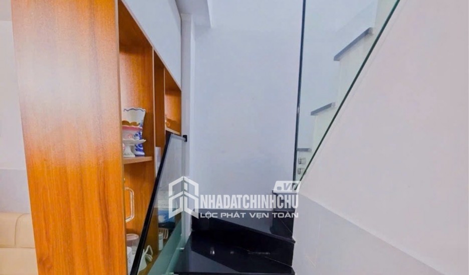 1 BƯỚC RA MẶT TIỀN,KHU VIP VƯỜN LÀI TÂN PHÚ, XE HƠI THOÁNG,NHÀ 3 TẦNG ,40M2, 3 PN. GIÁ CHỈ NHỈNH 6 TỶ XÍU XÍU