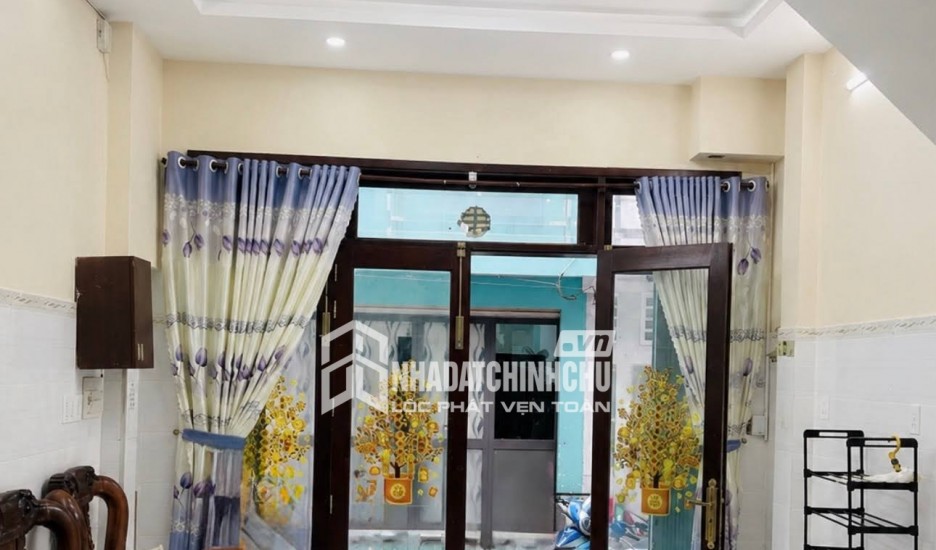 Bán nhà mặt phố ngay Bảo Tàng, Cung Cá Heo Hạ Long, 5 tầng 5 PN 5WC giá tốt 8** có thương lượng