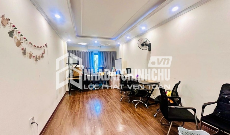 Cần cho thuê gấp Shophouse sát góc khu vực sầm uất nhất Tây HN, cực hiếm nhà trống, LH 0973753915