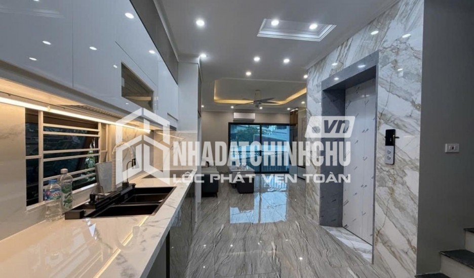 BÁN NHÀ BỒ ĐỀ 5 TẦNG, Ở NGAY , GẦN Ô TÔ, GẦN HỒ BỒ ĐỀ, CÓ BÃI GỬI XE Ô TÔ GẦN NHÀ