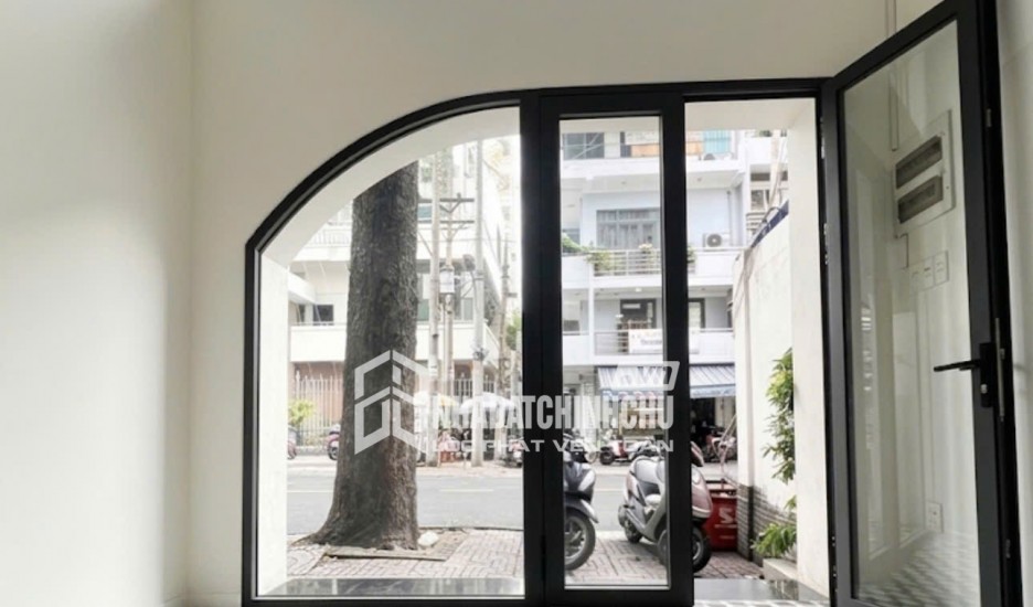NHÀ 6 TẦNG - GẦN 50M² - SÁT CHỢ BÃI CHÁY