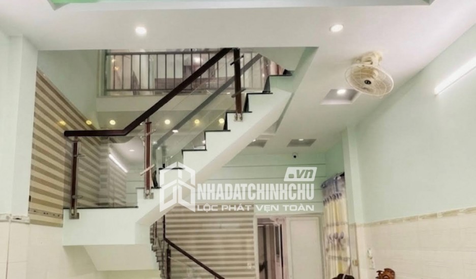 Bán nhà mặt phố ngay Bảo Tàng, Cung Cá Heo Hạ Long, 5 tầng 5 PN 5WC giá tốt 8** có thương lượng