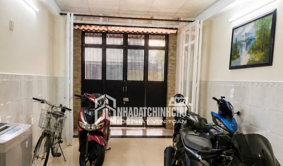 Bán nhà mặt phố Hoàng Quốc Việt, Hạ Long DT 1378m2, MT 28.5m, 2 tiền trước sau. Đường rộng 50m