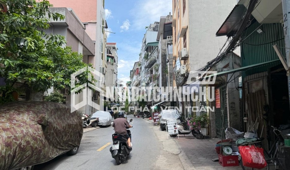 CHO THUÊ NHÀ LÔ GÓC KD PHỐ NGUYỄN VĂN LỘC, DT 150M2, 1 TẦNG, MT 17M, GIÁ 40 TRIỆU (CÓ TL)