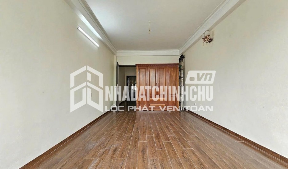 BÁN NHÀ PHỐ TRẠM 37M2, 5 TẦNG DÂN XÂY Ở NGAY, GẦN AEON MALL LONG BIÊN, NGÕ RỘNG THOÁNG