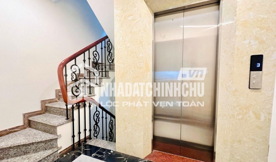 Cần cho thuê gấp Shophouse sát góc khu vực sầm uất nhất Tây HN, cực hiếm nhà trống, LH 0973753915