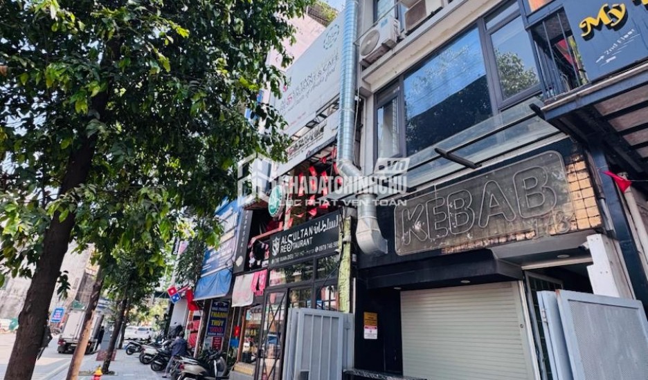 Cho thuê nhà ngõ Kinh doanh - Ô tô đỗ Phố Chùa Láng, Đống Đa 65m2, 5 tầng, MT 4.4m, giá 32 tr