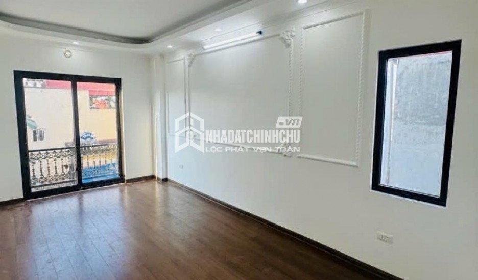 CHO HỘ GIA ĐÌNH THUÊ  ngõ 192 Lê Trọng Tấn,57m2 x 4 tầng  5 phòng ngủ, 10.5 triệu