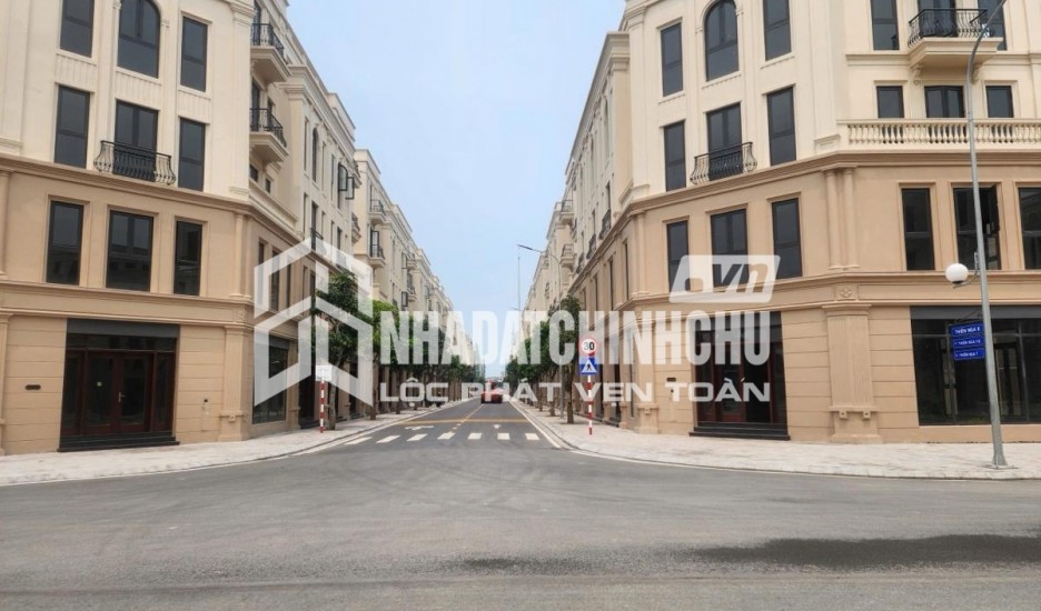 Bán Nhà đường Trương Quyền, DT:11mx6m,KC:5 lầu,THANG MÁY,Giá:24,5 tỷ