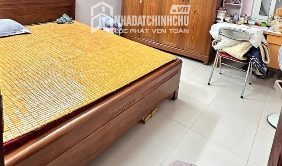 Cho thuê nhà riêng nguyên căn ngõ oto Hoàng Quốc Việt- Cầu Giấy DT 50 m2 - 4 tầng - Giá 25 Triệu