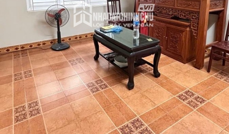 Cho thuê nhà riêng nguyên căn ngõ oto Hoàng Quốc Việt- Cầu Giấy DT 50 m2 - 4 tầng - Giá 25 Triệu