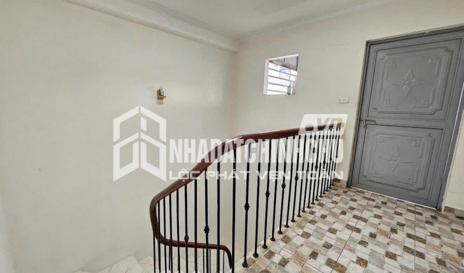 BÁN NHÀ PHỐ TRẠM 37M2, 5 TẦNG DÂN XÂY Ở NGAY, GẦN AEON MALL LONG BIÊN, NGÕ RỘNG THOÁNG