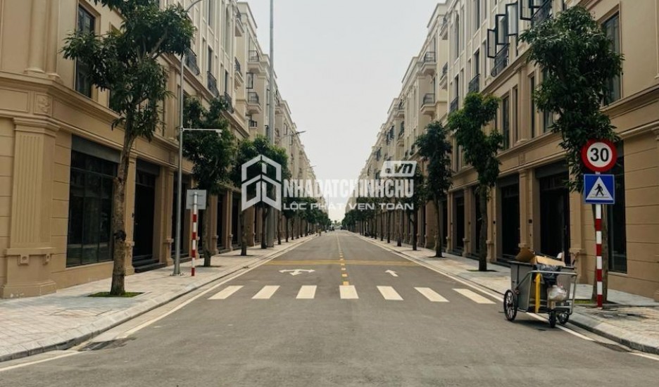 Nhà ngộp, Trần Quang Khải. 100m2, 3tầng. 5 20 7 tỷ Dĩ An - Bình Dương.
