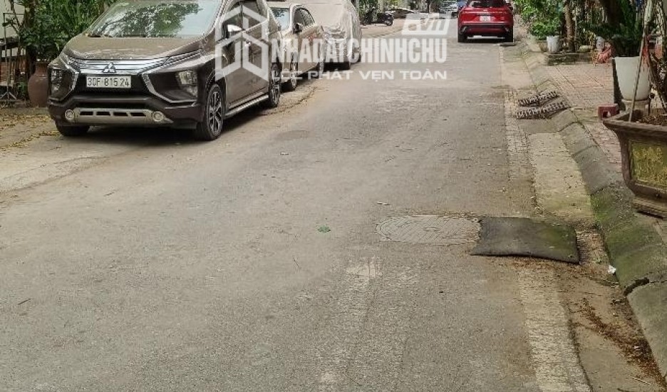 BÁN NHÀ BỒ ĐỀ 5 TẦNG, Ở NGAY , GẦN Ô TÔ, GẦN HỒ BỒ ĐỀ, CÓ BÃI GỬI XE Ô TÔ GẦN NHÀ