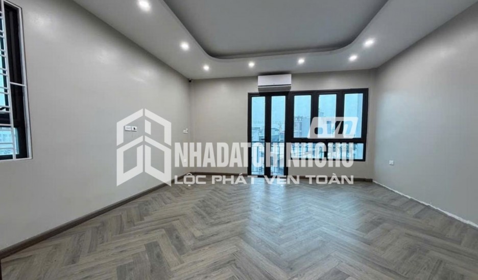 BÁN NHÀ BỒ ĐỀ 5 TẦNG, Ở NGAY , GẦN Ô TÔ, GẦN HỒ BỒ ĐỀ, CÓ BÃI GỬI XE Ô TÔ GẦN NHÀ