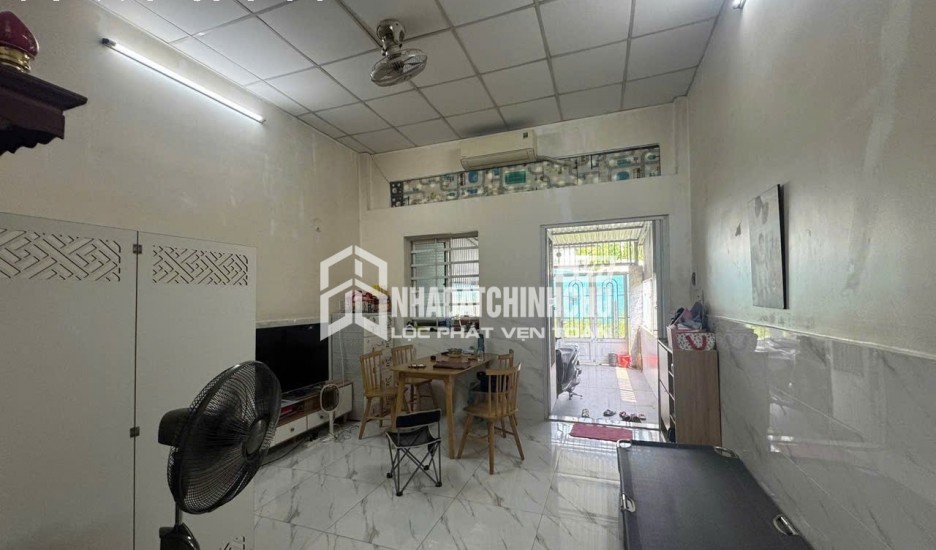 BÁN NHÀ CÂP 4 KÈM ĐẤT 268M2 NGANG 8,7 HẺM Ô TÔ GÂN TL43 CHỈ 10TY800