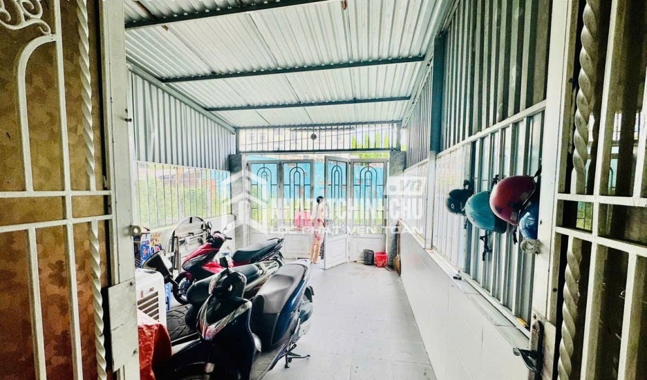 BÁN NHÀ CÂP 4 KÈM ĐẤT 268M2 NGANG 8,7 HẺM Ô TÔ GÂN TL43 CHỈ 10TY800