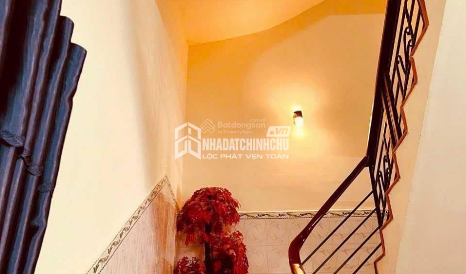 Cho Thuê Nhà Nguyên Căn 6 Lầu Mặt Tiền Nguyễn Trãi – Vị Trí Kinh Doanh Đắc Địa