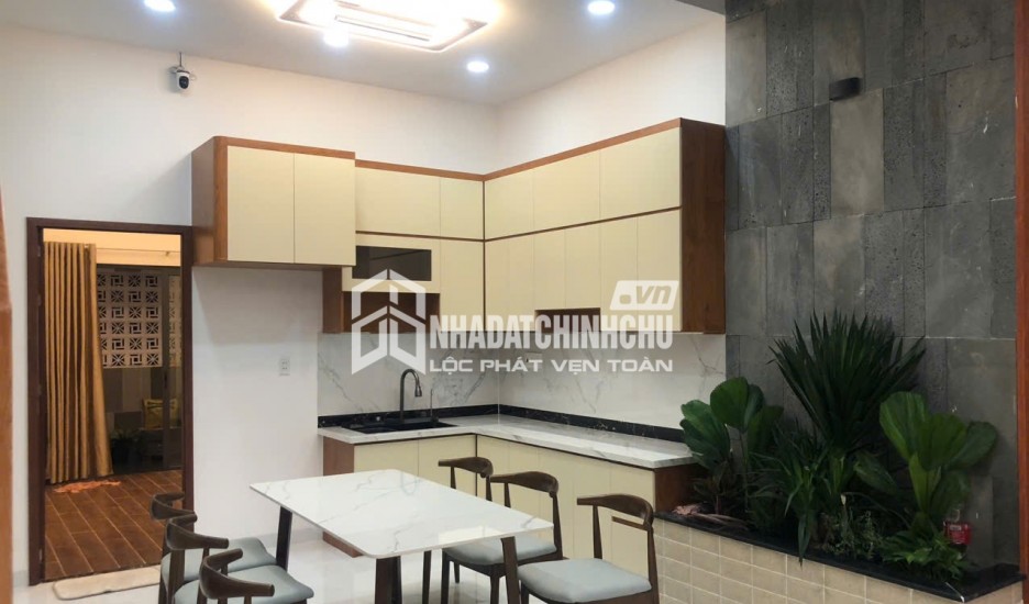 NHÀ PHỐ HIỆN ĐẠI – DỌN VÀO Ở NGAY – VỊ TRÍ ĐẸP, TIỆN ÍCH ĐỦ ĐẦY tại huyện Đức Hòa tỉnh Long An