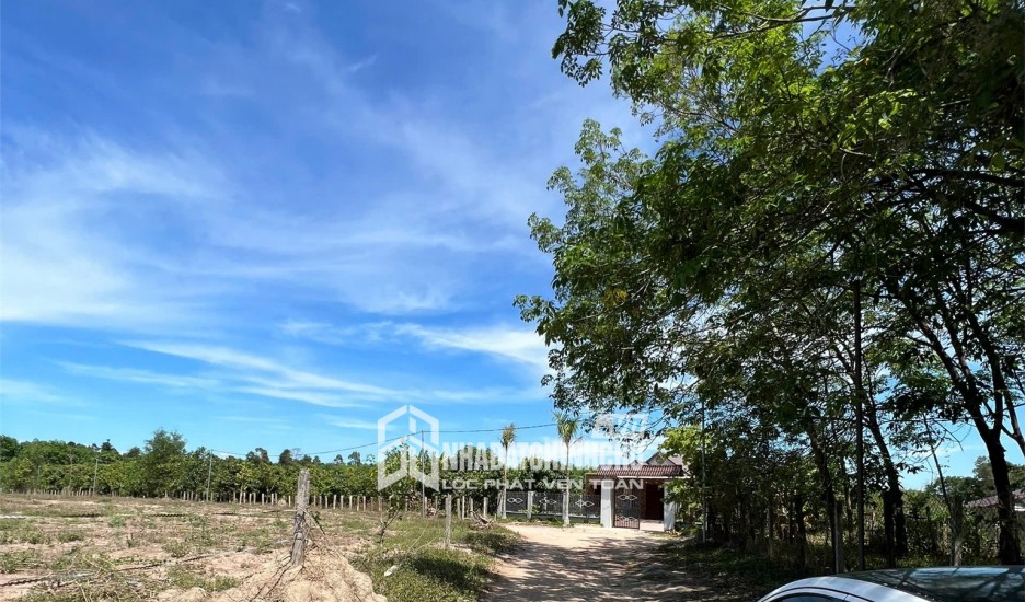 CƠ HỘI ĐẦU TƯ GIÁ TỐT- Chỉ Với 550Tr(còn thương lượng)- 1.058m² Đất Vườn GÓC 2 MẶT TIỀN Tại XUÂN LỘC