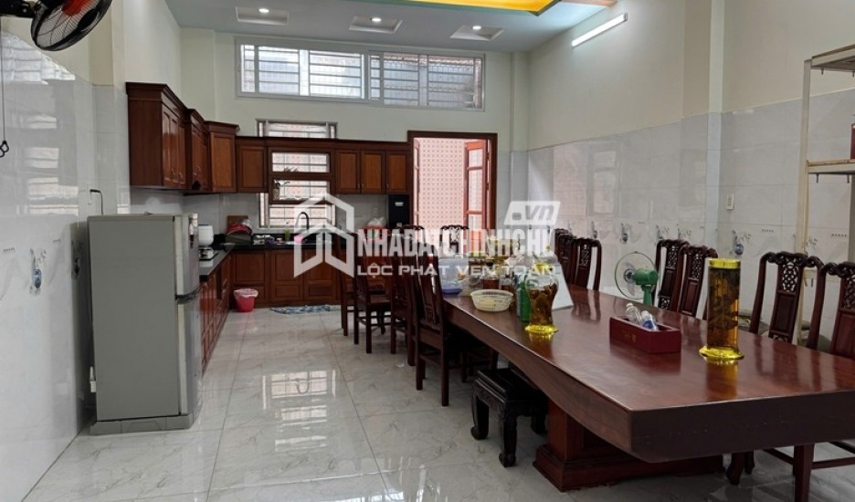 NHÀ ĐẸP- GIÁ TỐT CHÍNH CHỦ BÁN NHANH CĂN NHÀ phố số 20 Khu TĐC Định Hòa thành phố thủ dầu một Bình Dương