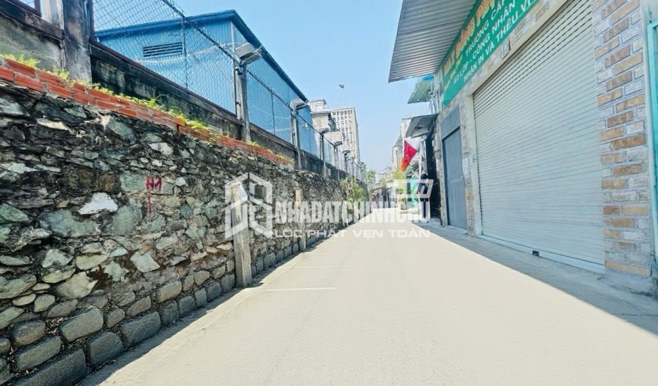 Nhà phố đẹp , Lô góc 2 mặt tiền – Tam Bình - 76m2 – Nhỉnh 3 tỷ - Đường ôtô tránh- Ôtô ngủ trong nhà