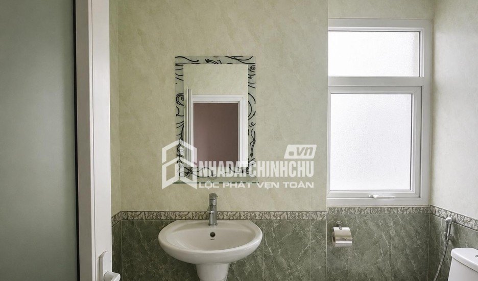 13,5 TỶ BÁN NHÀ LÂM VĂN BỀN – HẺM XE HƠI, 3 TẦNG, 4 PHÒNG NGỦ