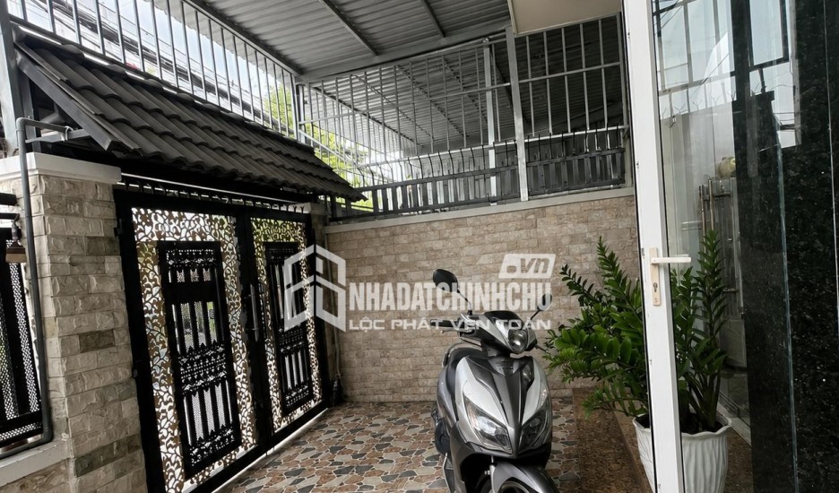 13,5 TỶ BÁN NHÀ LÂM VĂN BỀN – HẺM XE HƠI, 3 TẦNG, 4 PHÒNG NGỦ